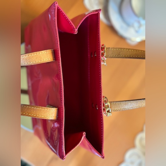 Luis Vuitton (posh auth.) Vernis leather HOT PINK mini tote bag! PRISTINE! - Picture 7 of 16